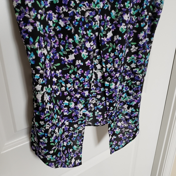 NWT Express Split-Back Ditsy Floral Tank - Picture 7 of 10